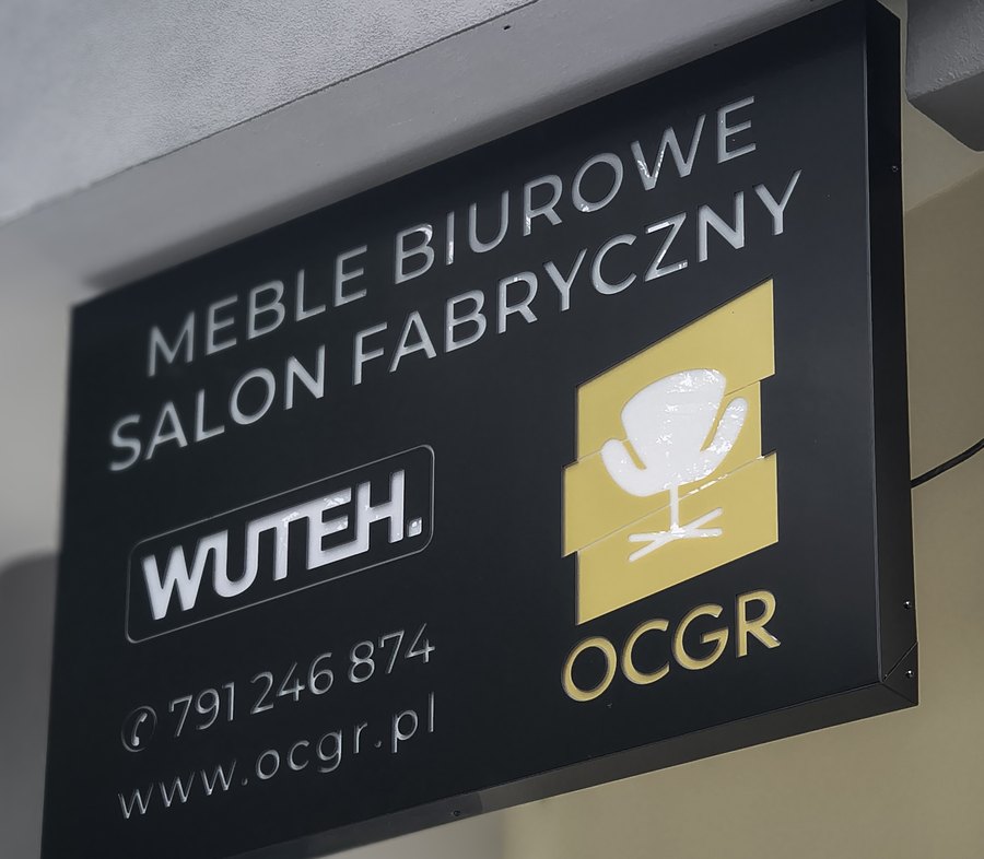 Szyld salonu OCGR & WUTEH, ul. Markwarta 11A Bydgoszcz